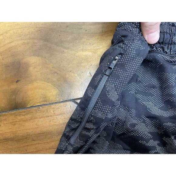 Lululemon Shorts Men’s M Gray Camo Pace Breaker 9" Lined Athletic Running Gym - Picture 3 of 10